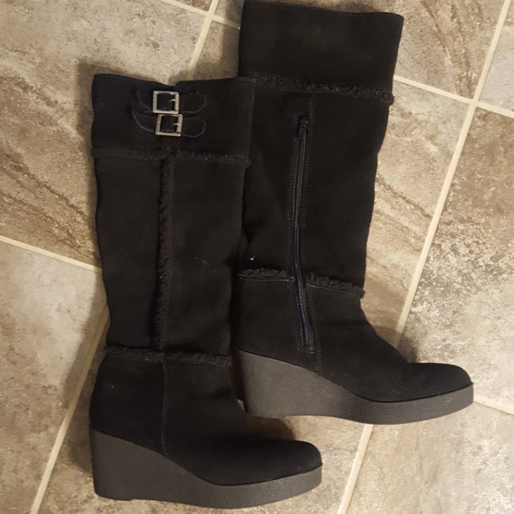 Juicy Couture black suede wedge boots sz9